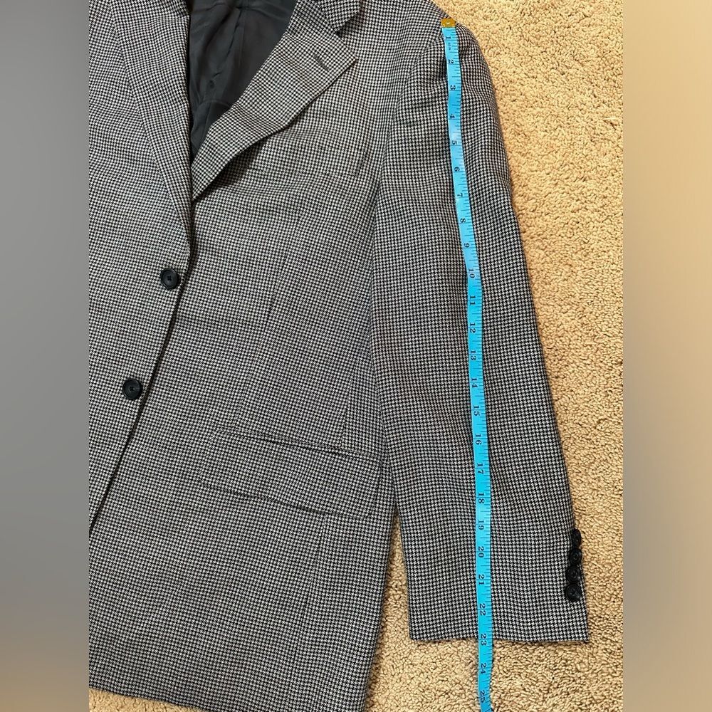John W. Nordstrom Houndstooth Silk and Wool Blazer - Picture 8 of 10